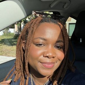 Meet your Posher, Mesha